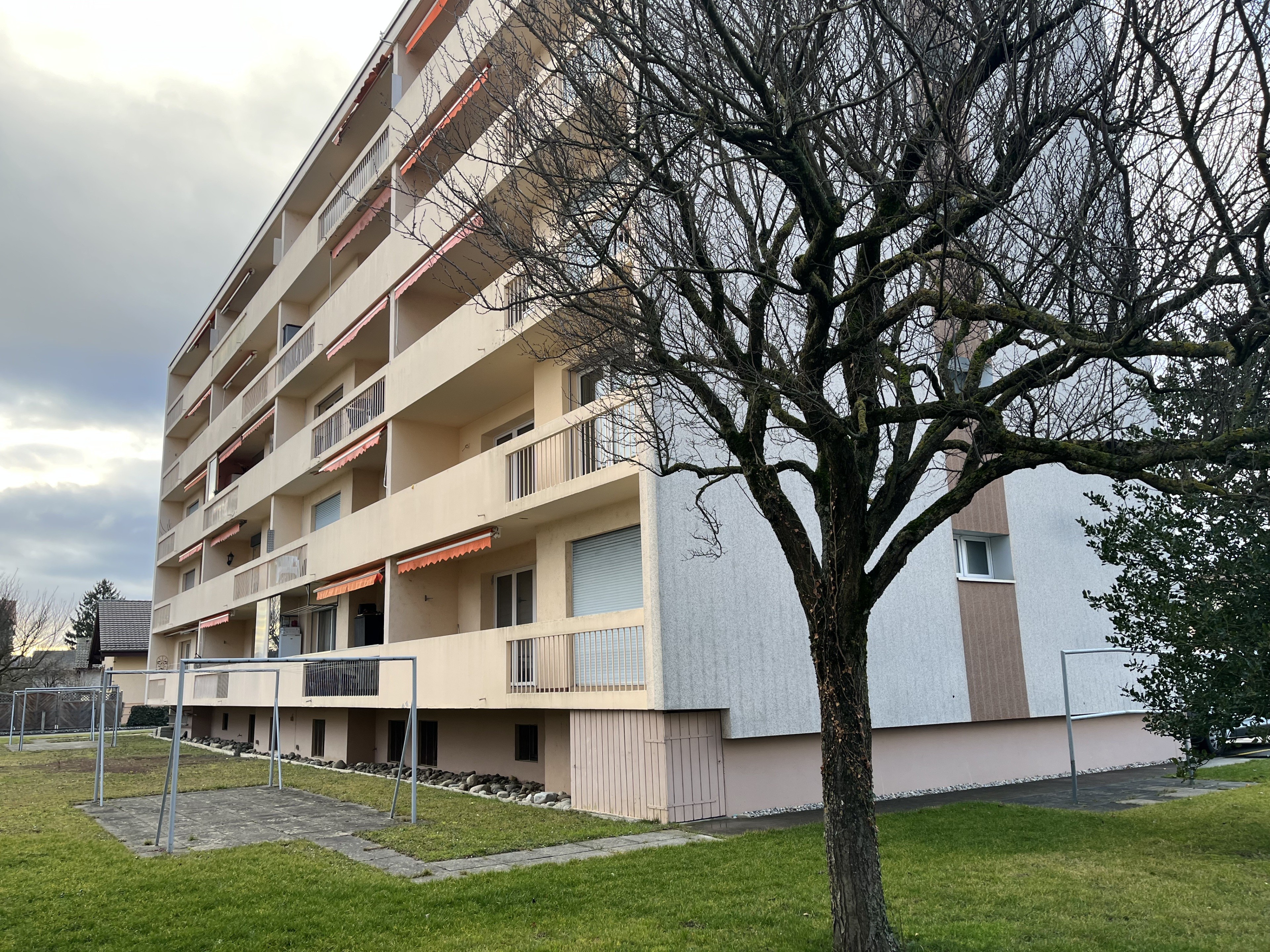 ENTIEREMENT RENOVE, LUMINEUX, BIEN SITUE