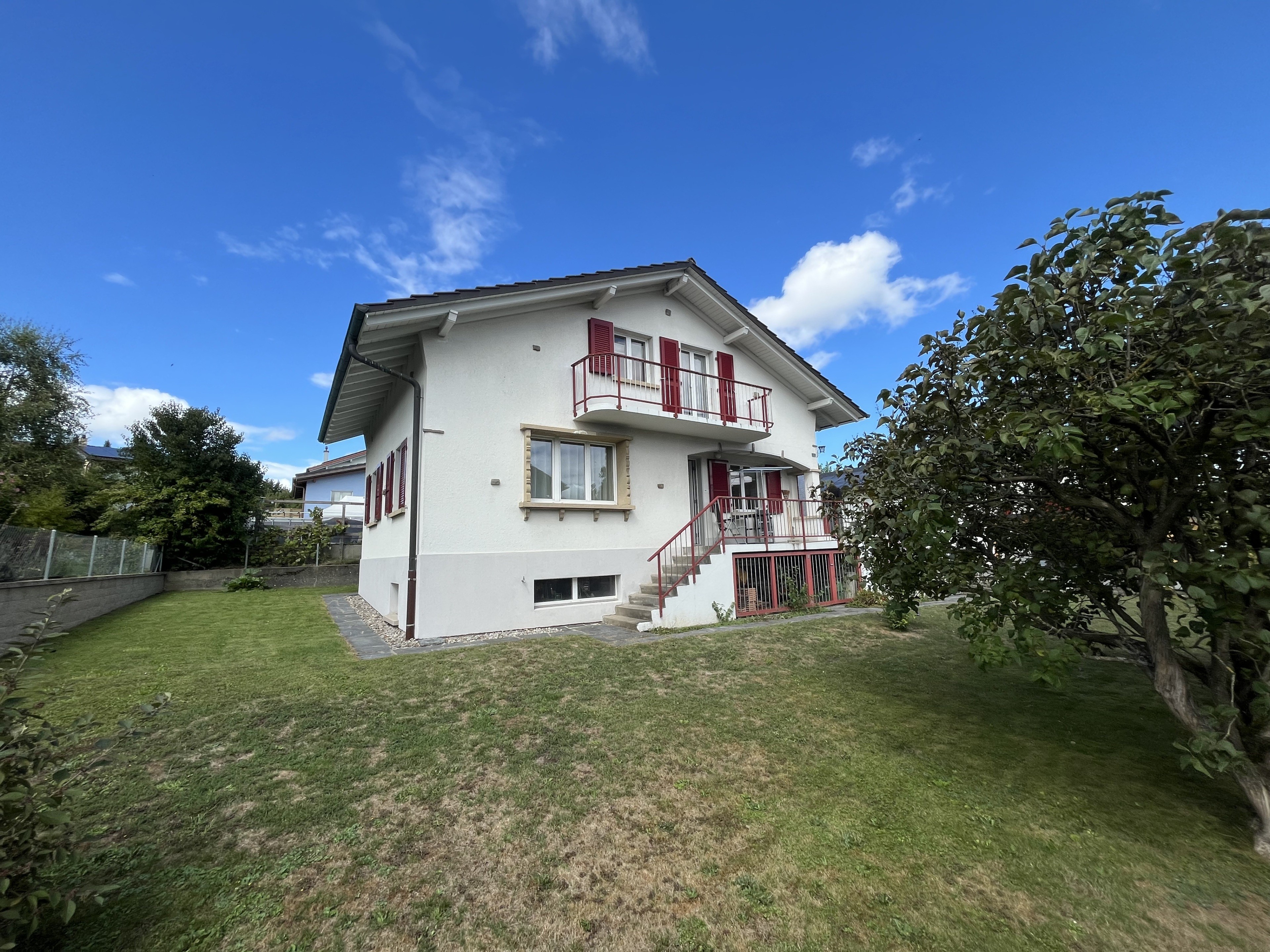 TRES JOLIE MAISON INDIVIDUELLE, AU CALME